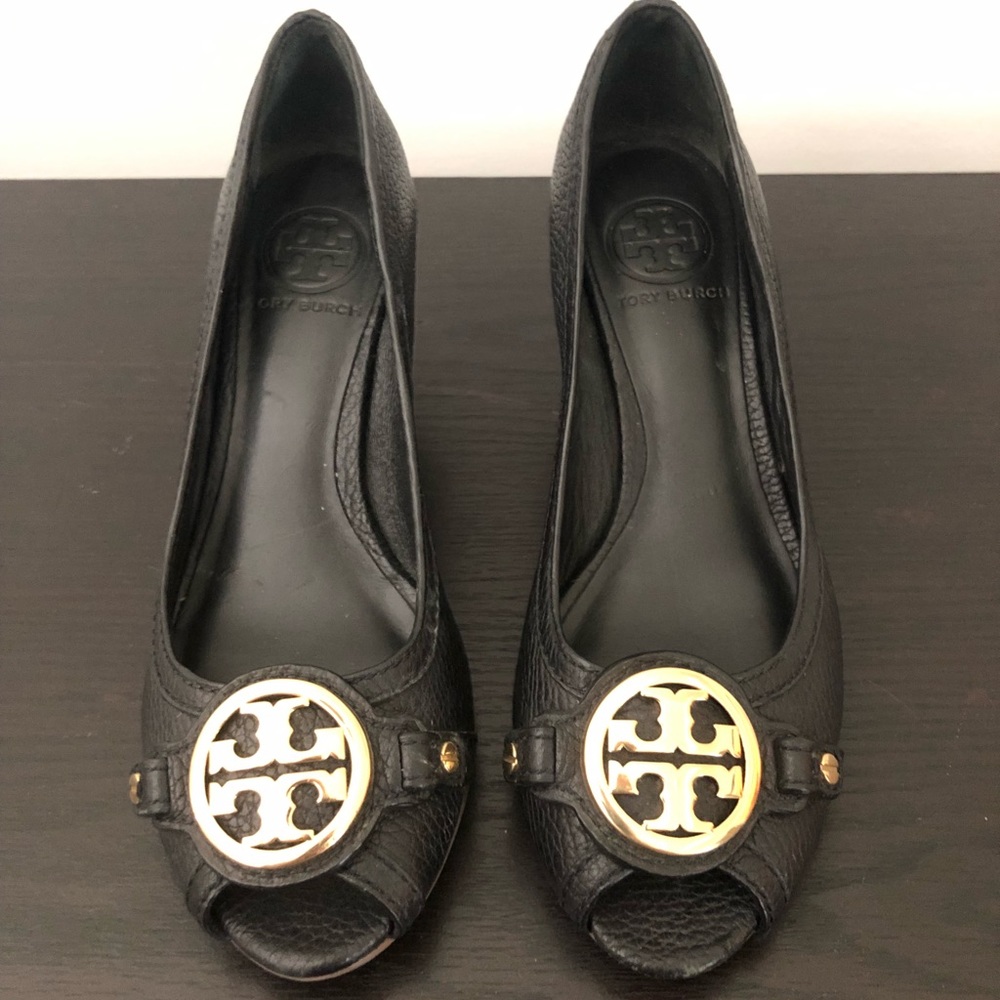 Tory Burch wedge, black with gold logo!